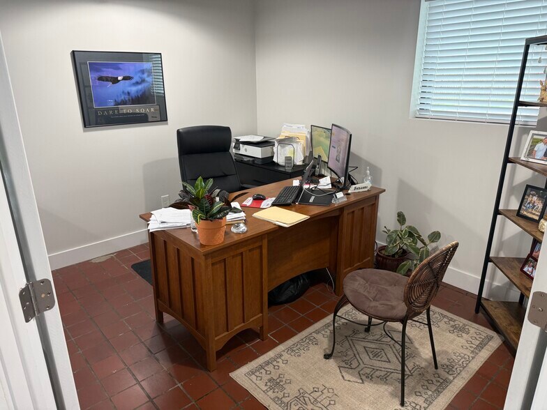 924 N Tennessee St, Cartersville, GA à louer - Photo du bâtiment - Image 3 de 12