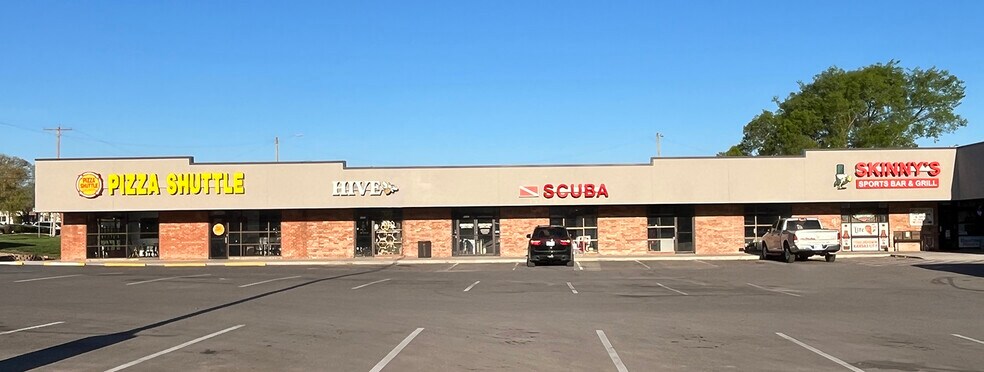4002 SW Huntoon St, Topeka, KS for lease - Building Photo - Image 2 of 3