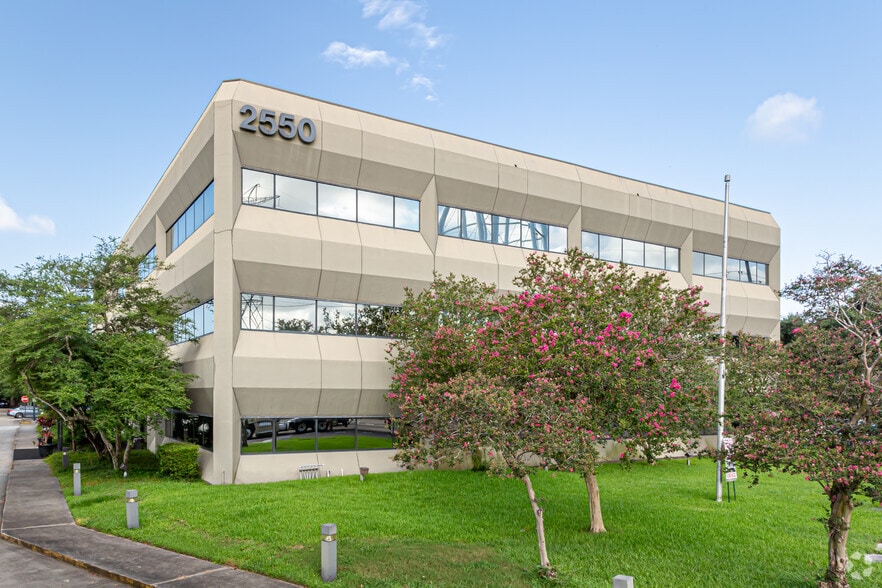 2550 Belle Chasse Hwy, Gretna, LA à louer - Photo du bâtiment - Image 3 de 3