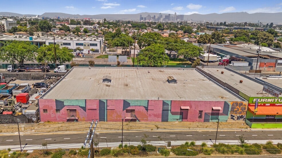 150-154 E 58th St, Los Angeles, CA à vendre - Photo du bâtiment - Image 2 de 10