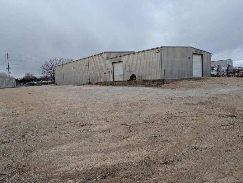 2234 N Packer Rd, Springfield, MO for lease - Building Photo - Image 2 of 7