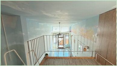 5329 Fairfax Ave, Oakland, CA for lease Interior Photo- Image 1 of 12