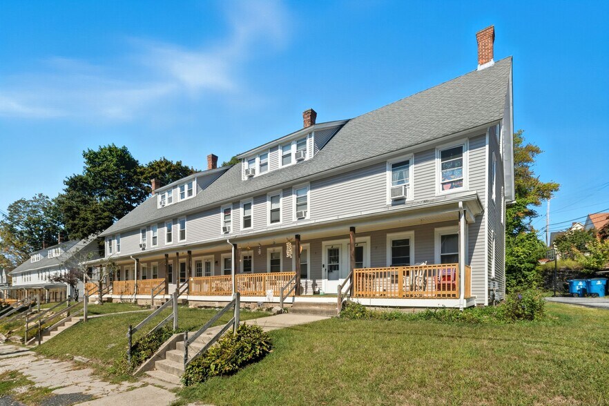 2-24 D St, Whitinsville, MA à vendre - Photo du bâtiment - Image 2 de 10