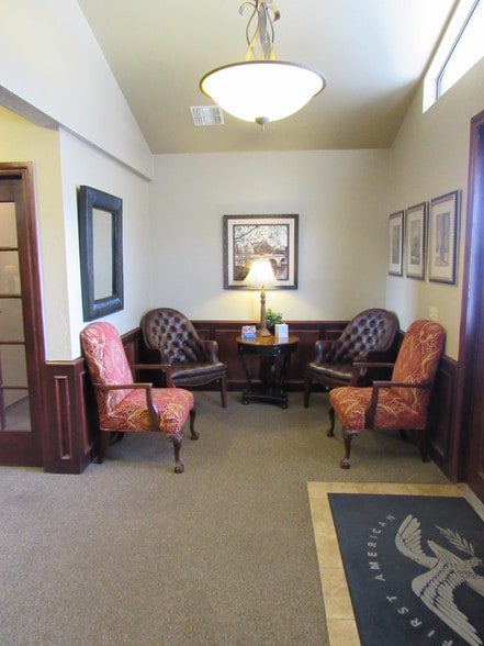 400 S Mustang Rd, Yukon, OK for sale - Interior Photo - Image 3 of 8