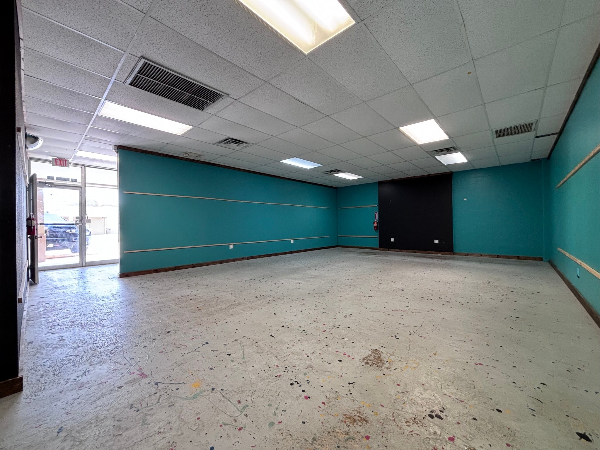 50 Lack Ln, Clute, TX for lease Primary Photo- Image 1 of 12