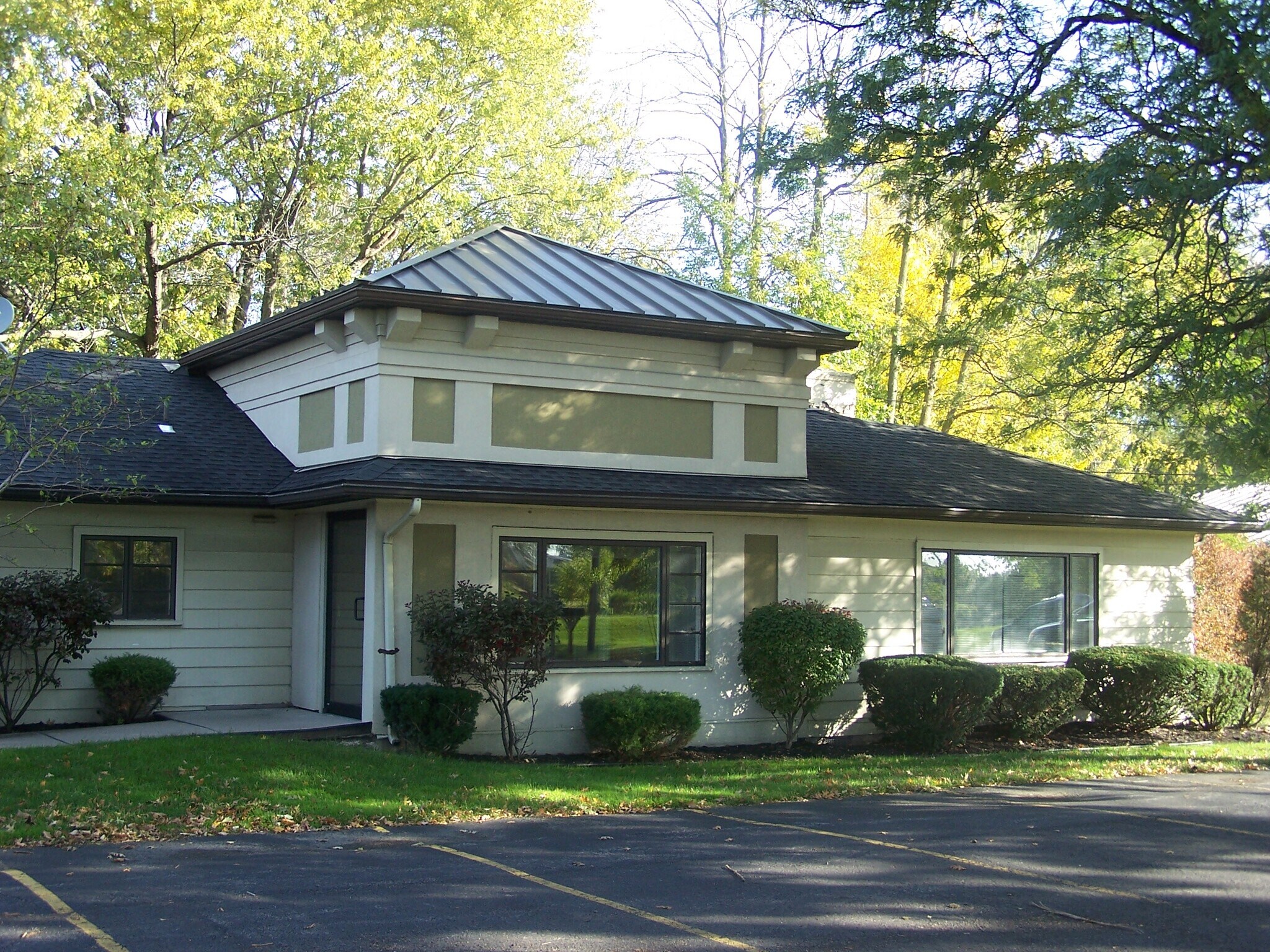 4050 Ridge Lea Rd, Amherst, NY à vendre Photo du bâtiment- Image 1 de 1