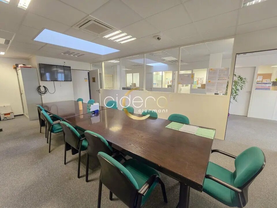Office in Clermont-Ferrand for lease Interior Photo- Image 1 of 11
