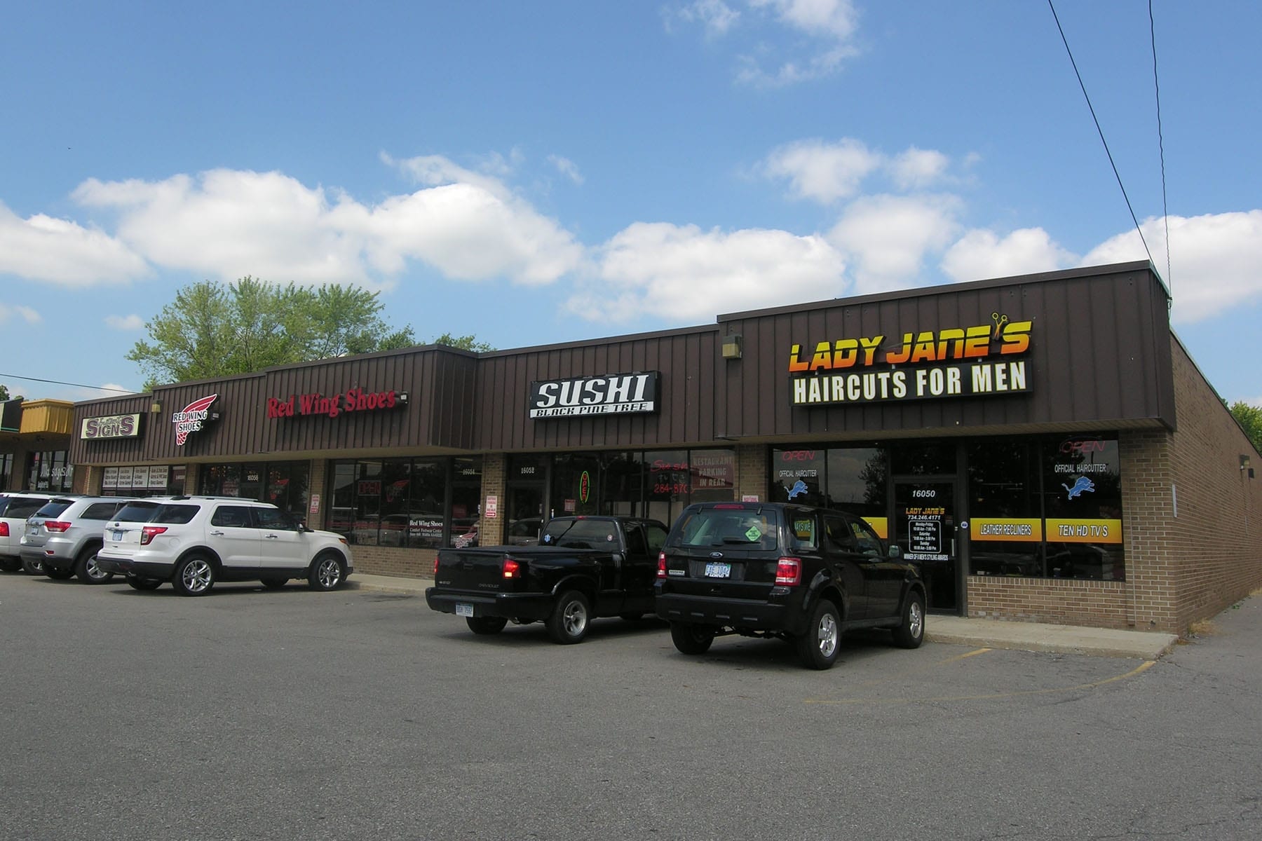 16050-16058 Eureka Rd, Southgate, MI for lease Primary Photo- Image 1 of 8