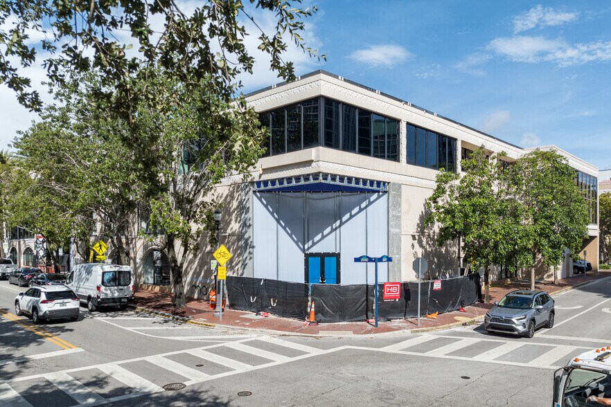 3390 Mary St, Coconut Grove, FL à louer - Photo du bâtiment - Image 2 de 28