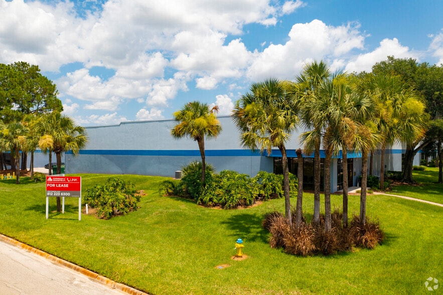 9842-9860 Currie Davis Dr, Tampa, FL for lease - Building Photo - Image 2 of 6