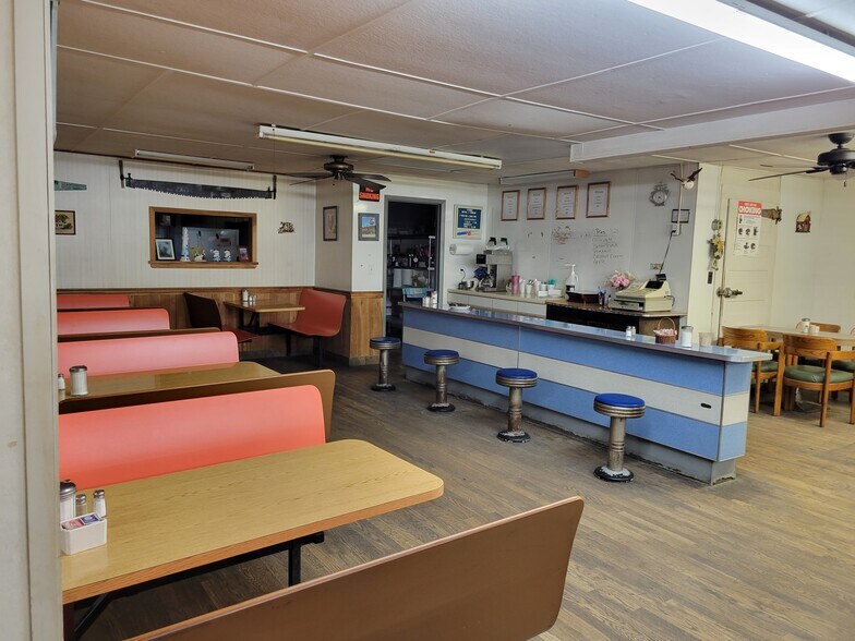 8955 Swamp Rd, Waterville, NY à vendre - Photo intérieure - Image 3 de 22