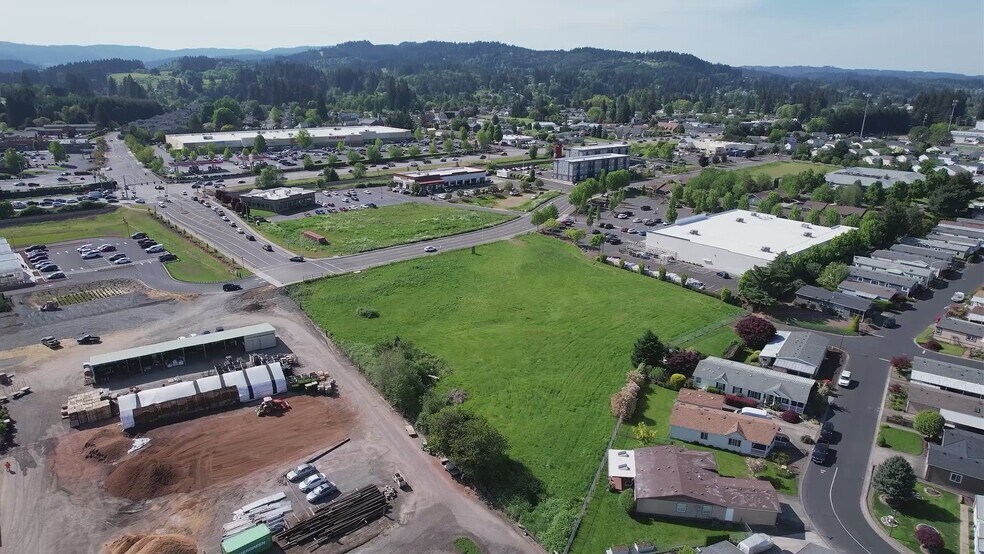Southeast 2nd St, Scappoose, OR à vendre - Vidéo sur l’inscription commerciale - Image 2 de 14