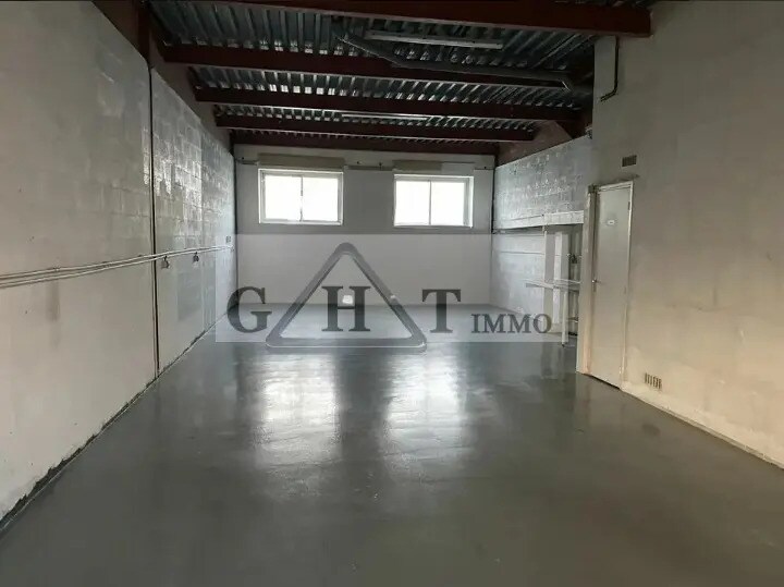 Industrial in Argenteuil for sale Building Photo- Image 1 of 7