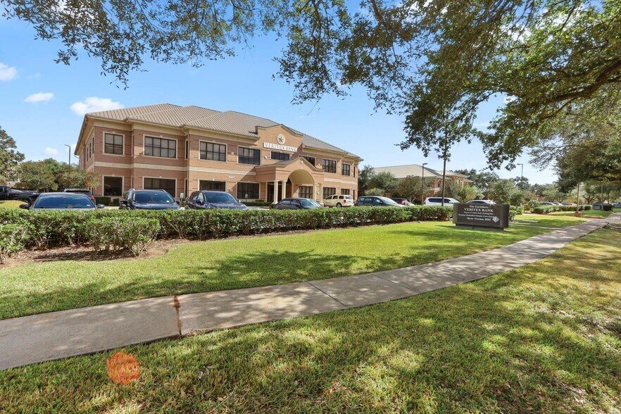 4660 Sweetwater Blvd, Sugar Land, TX à louer - Photo du bâtiment - Image 3 de 6