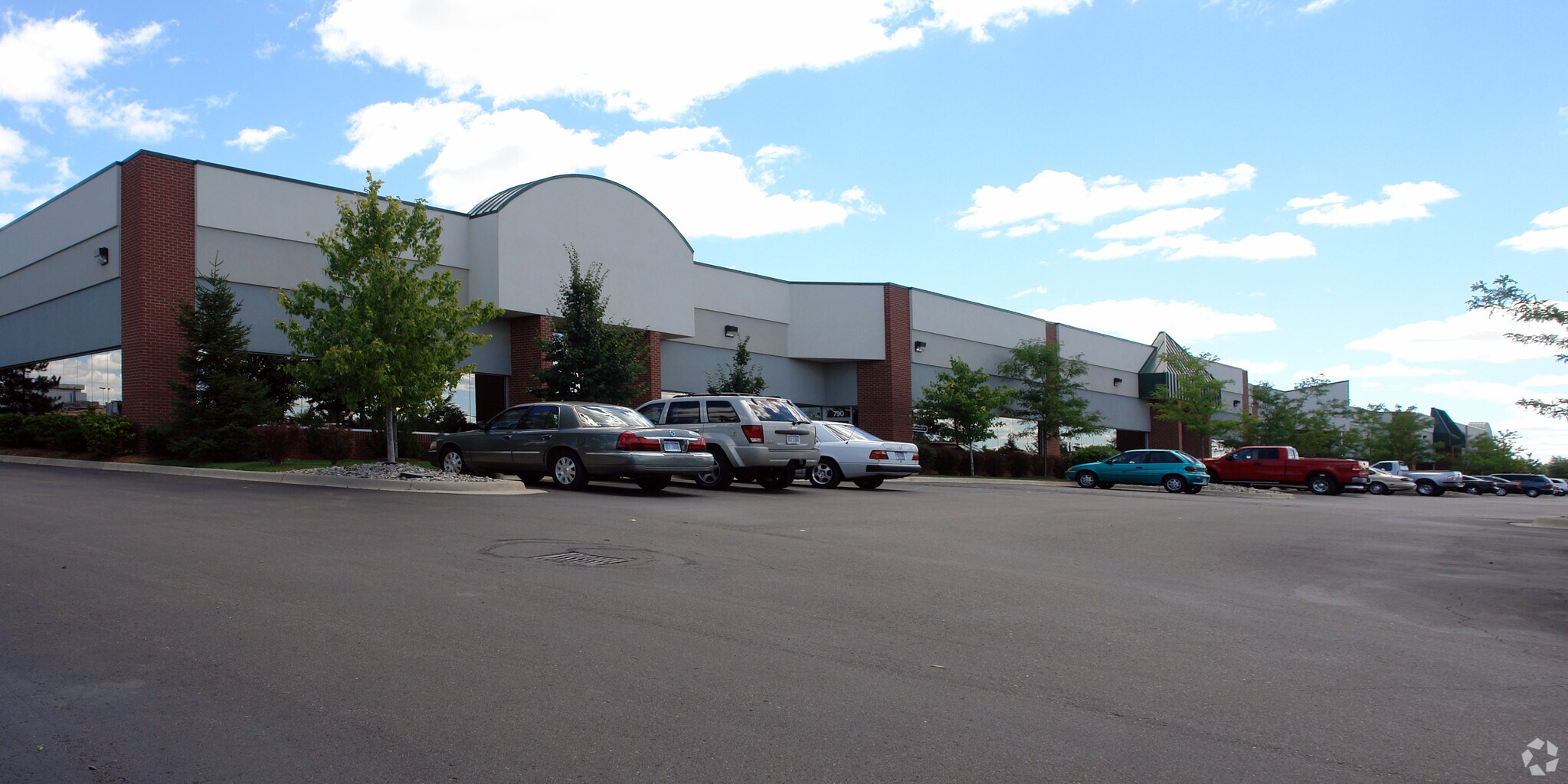 700-810 Welch Rd, Commerce Township, MI à louer Photo principale- Image 1 de 4