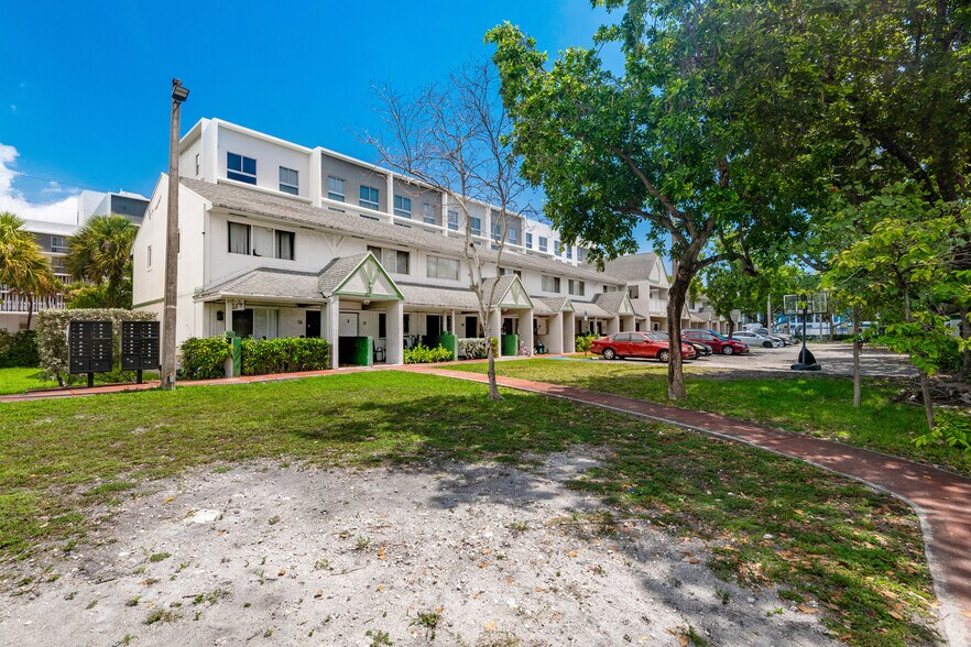 1521 NW 61st St, Miami, FL à vendre - Photo du bâtiment - Image 1 de 40