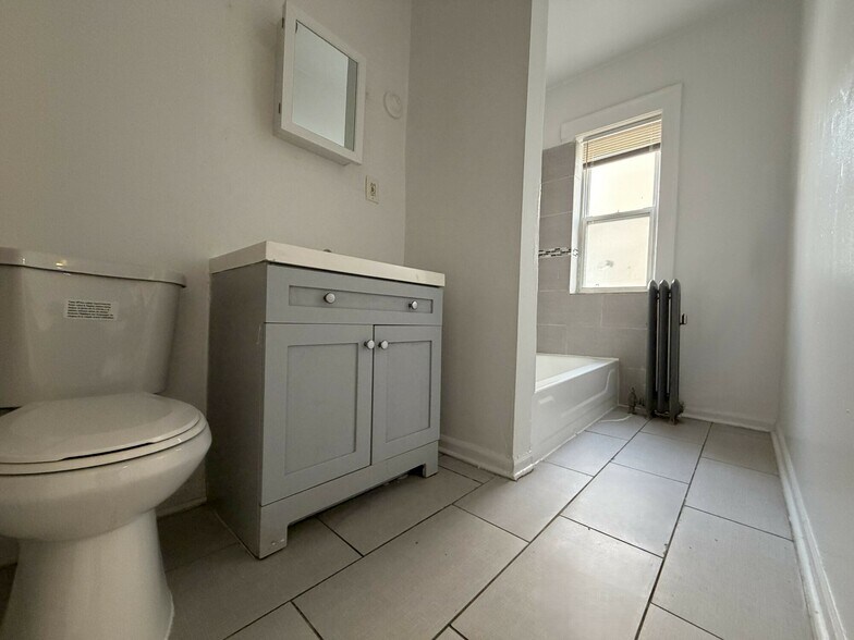 6842 S Merrill Ave, Chicago, IL à vendre - Photo du bâtiment - Image 2 de 5