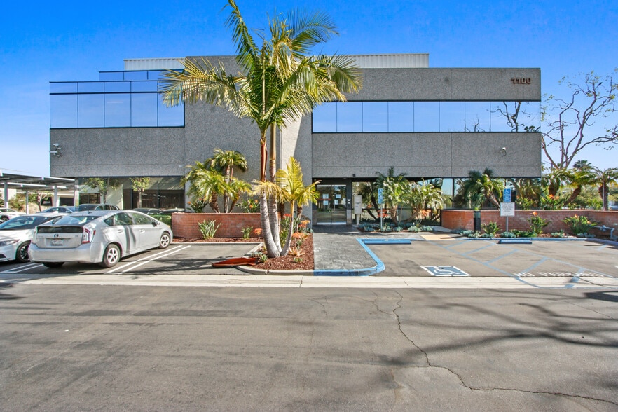 1100 Main St, Irvine, CA à louer - Photo du bâtiment - Image 2 de 5