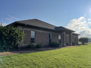 1178 Fremont Ct, Elkhart, IN for lease Building Photo- Image 2 of 55