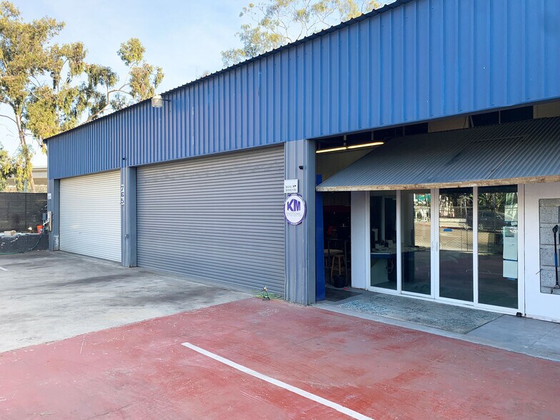 765 17th St, San Diego, CA à vendre - Photo du bâtiment - Image 2 de 6