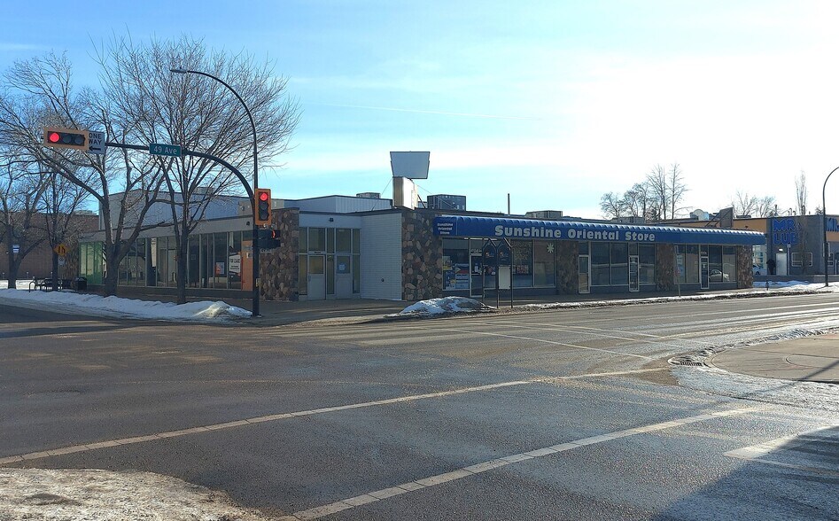 4709-4719 49 Av, Red Deer, AB à louer - Photo du bâtiment - Image 2 de 6