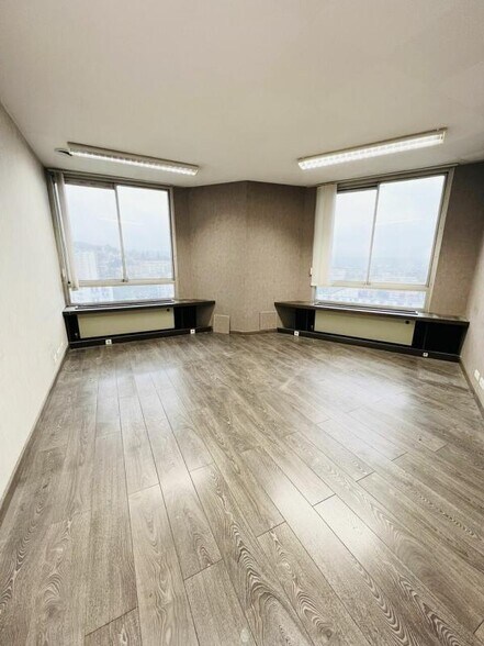 Office in Vandoeuvre-les-Nancy for lease - Interior Photo - Image 3 of 7