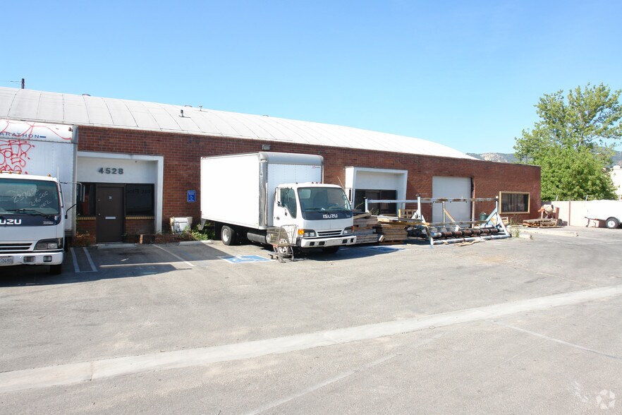 4528 Brazil St, Los Angeles, CA à louer - Photo du bâtiment - Image 3 de 4