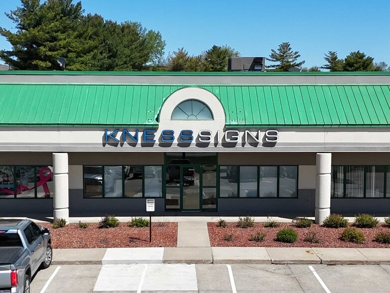 10401-10469 Hickman Rd, Urbandale, IA à louer - Photo du bâtiment - Image 2 de 11