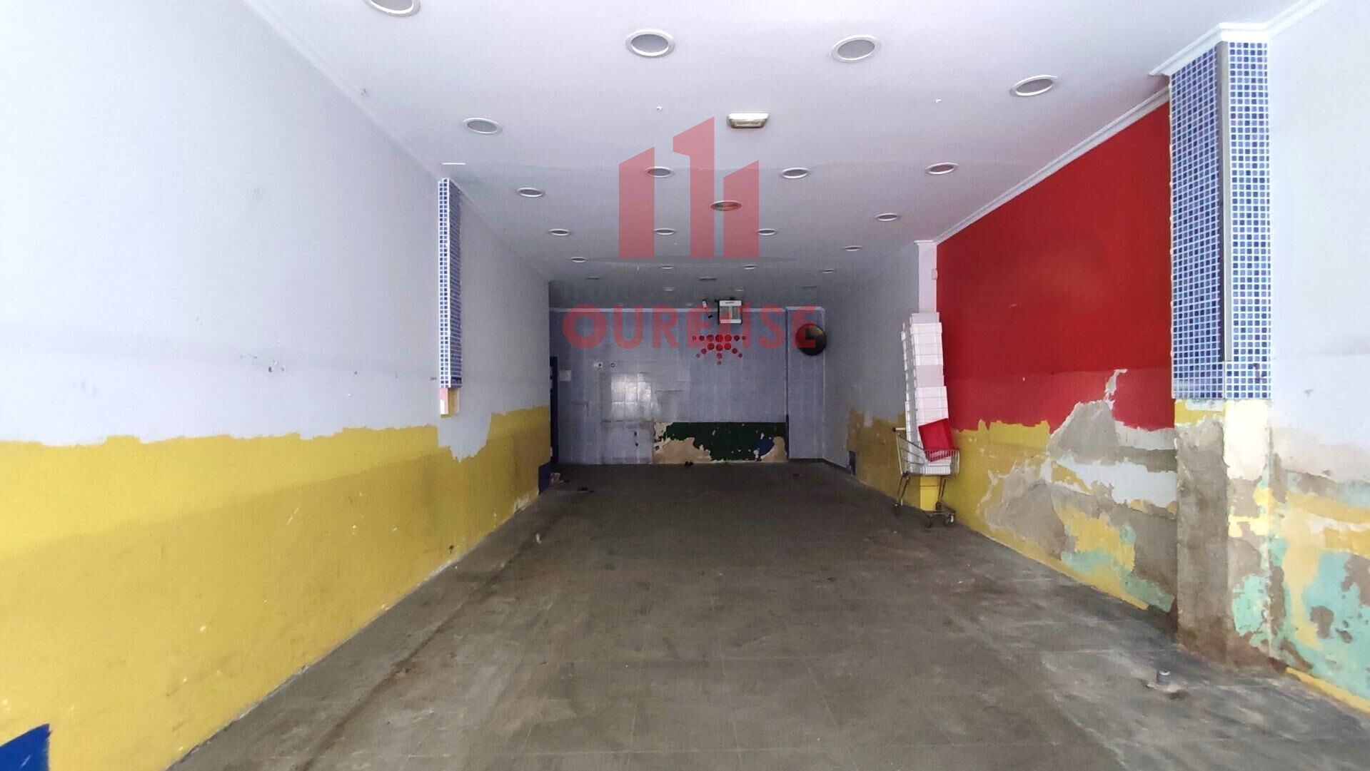 Commerce de détail dans Ourense, Orense à louer Photo du bâtiment- Image 1 de 11