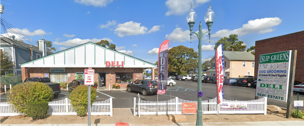 117 Main St, East Islip, NY for sale - Building Photo - Image 3 of 4