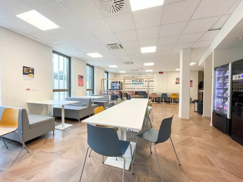 Bureau dans Aix-en-Provence à louer - Photo intérieure - Image 3 de 14