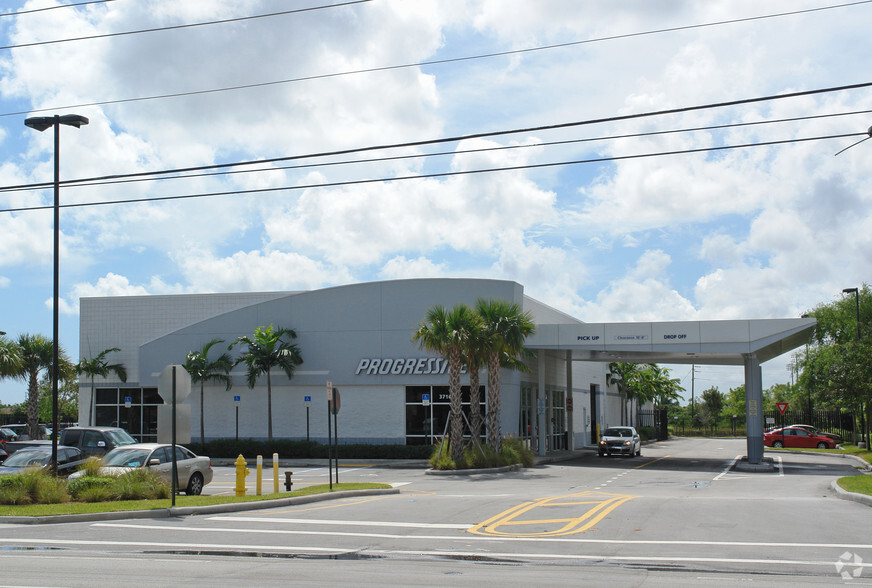 3710 W Commercial Blvd, Tamarac, FL à vendre - Photo principale - Image 1 de 1