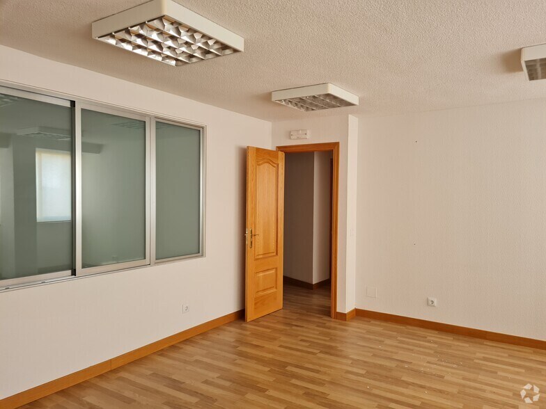 Office in Móstoles, Madrid for lease - Interior Photo - Image 1 of 1