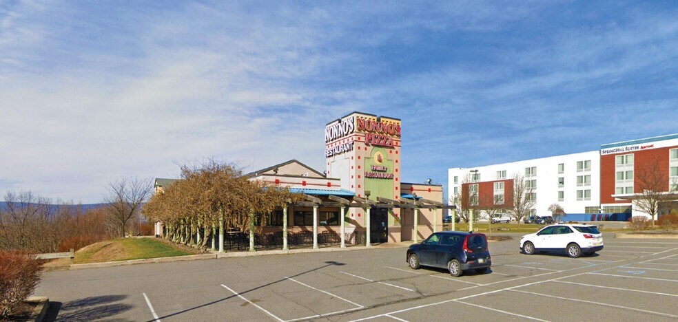 6 Radcliffe Dr, Moosic, PA à vendre - Photo principale - Image 2 de 3