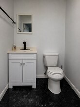 705 Live Oak St, Tarpon Springs, FL for lease Interior Photo- Image 2 of 2
