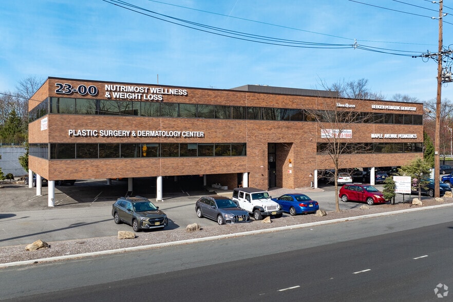23-00 State Route 208, Fair Lawn, NJ for lease - Primary Photo - Image 1 of 10