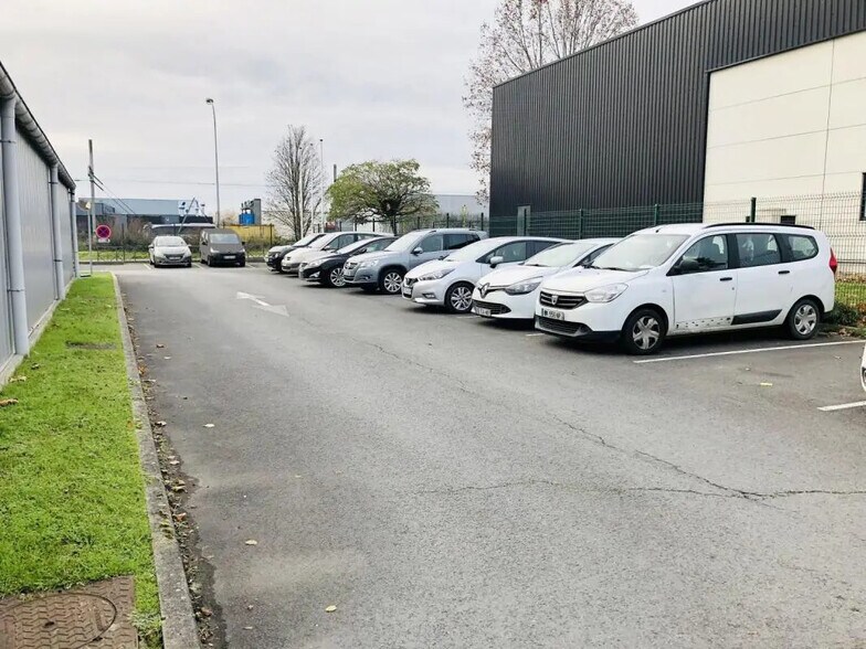 Flex dans Mitry-Mory à louer - Photo du bâtiment - Image 3 de 12