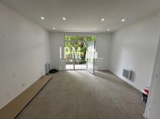 Plus de détails pour 2 Boulevard Berthier, Marseille - Commerce de détail à louer