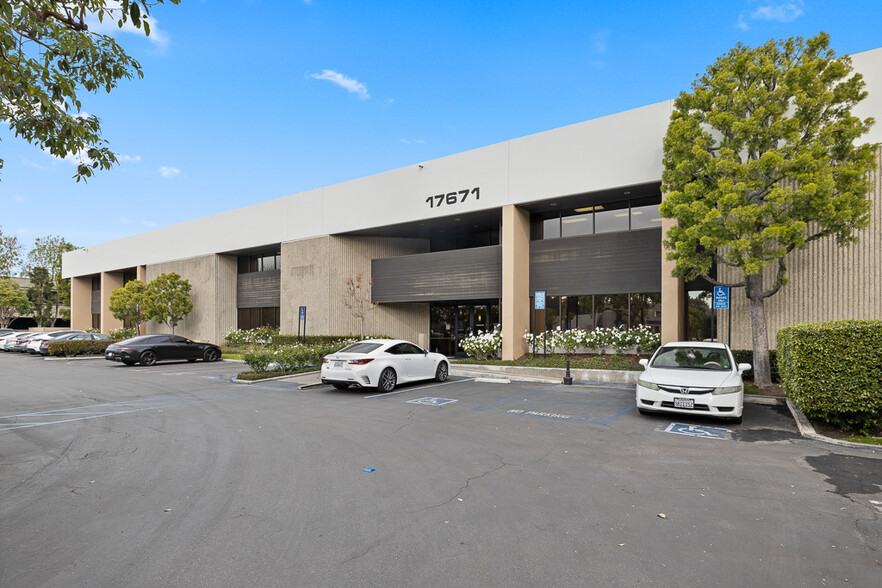 17661-17671 Cowan, Irvine, CA for lease - Building Photo - Image 1 of 25