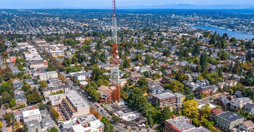2401 Queen Anne Ave, Seattle, WA à louer - Photo du bâtiment - Image 2 de 2