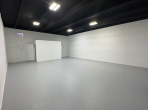 5000 Lake Worth Rd, Lake Worth, FL à louer Photo intérieure- Image 1 de 6