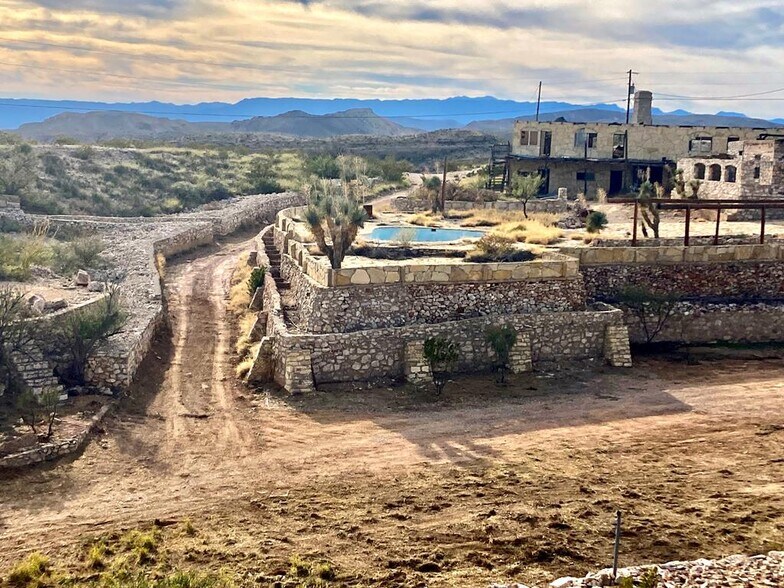1 Villa De La Mina rd, Terlingua, TX for sale - Primary Photo - Image 1 of 42