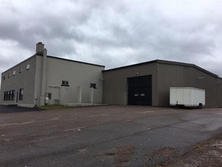 Plus de détails pour 3532 Petawawa Blvd, Petawawa, ON - Industriel/Logistique à louer