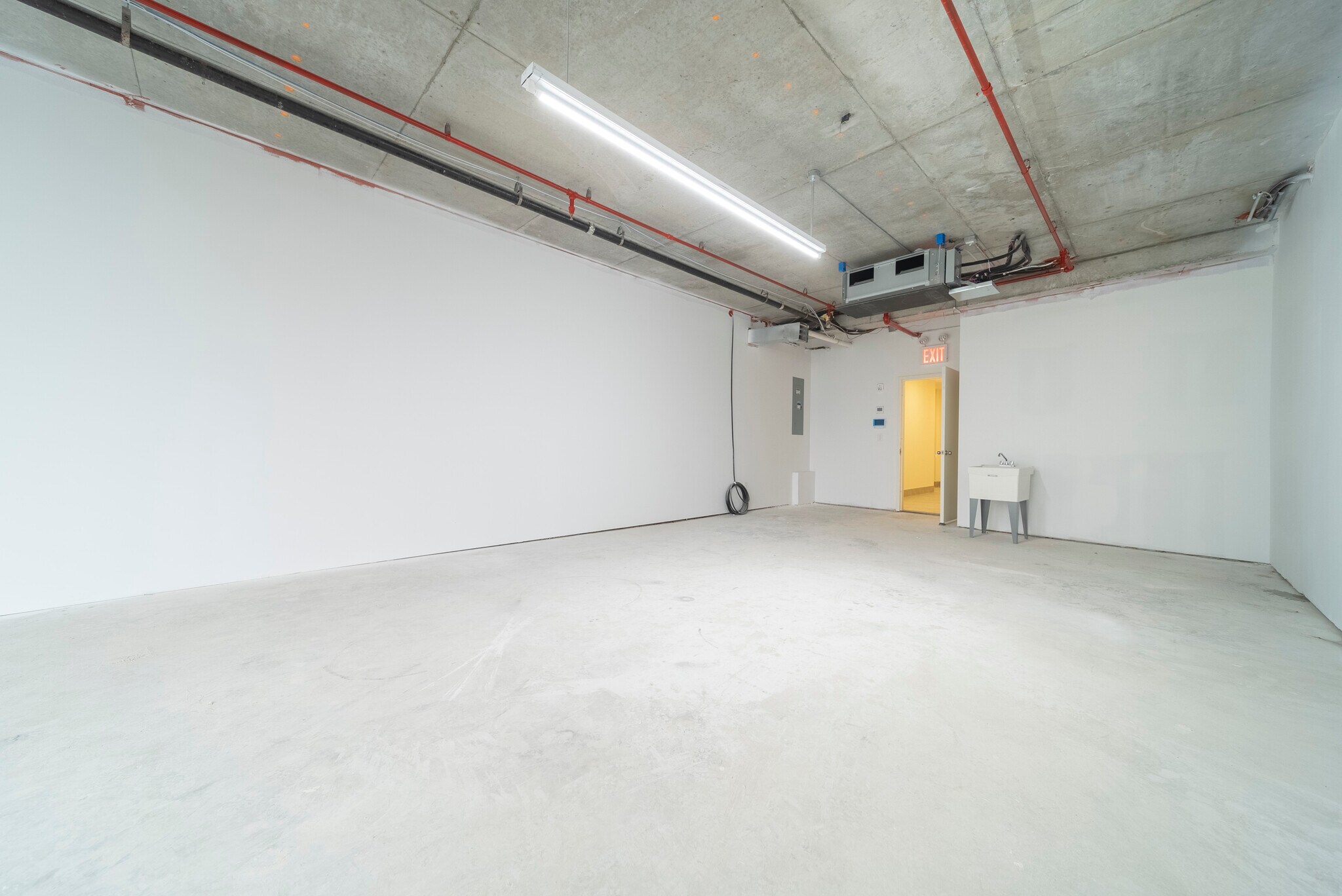 124-28 Queens Blvd, Kew Gardens, NY à louer Photo du bâtiment- Image 1 de 4