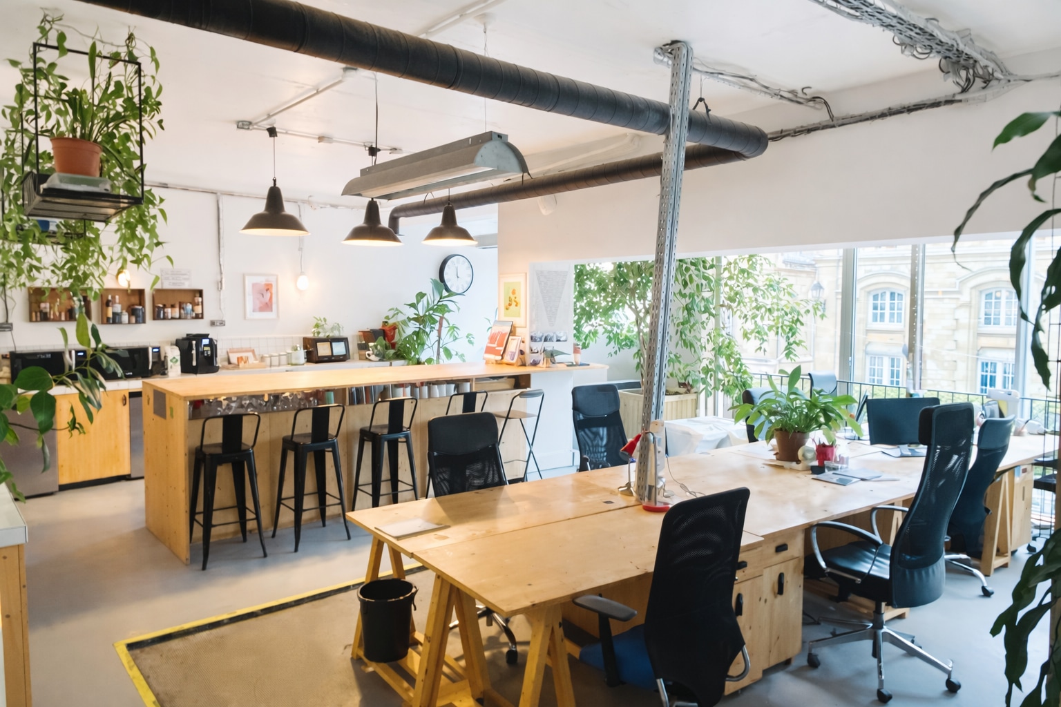 Rue Pelleport, Paris for lease Interior Photo- Image 1 of 5