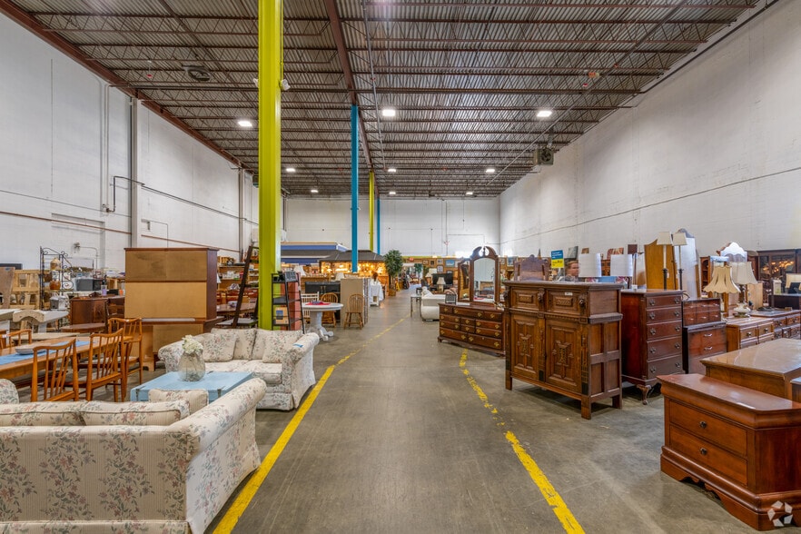 58 R Pulaski St, Peabody, MA for lease - Interior Photo - Image 3 of 28