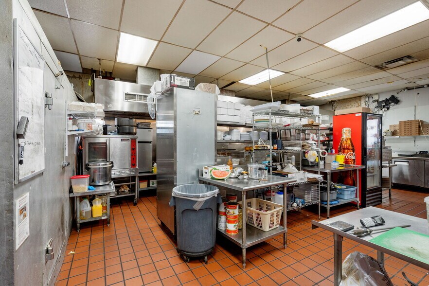 10-14 Chelmsford St, Chelmsford, MA à vendre - Photo du bâtiment - Image 3 de 26