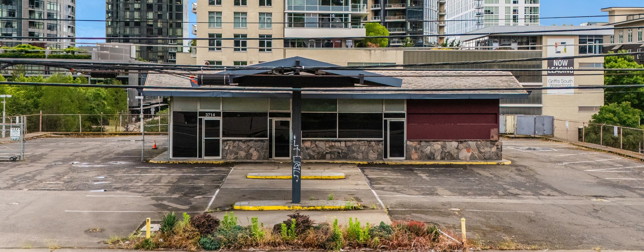 3714 SW Macadam Ave, Portland, OR for lease Building Photo- Image 1 of 6