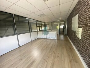 Office in Le Plessis-Bouchard for lease Building Photo- Image 1 of 11