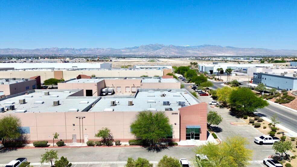 2995 Coleman St, North Las Vegas, NV à louer - Photo du bâtiment - Image 2 de 9